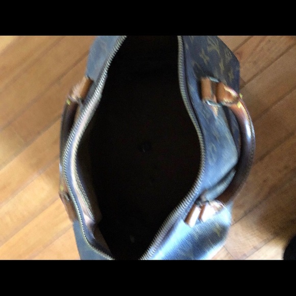 Louis Vuitton: Speedy 30 - Picture 3 of 5